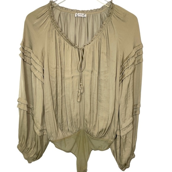 Intimately Free People Champagne V-neck W/Ties Poet Sleeves Thong Bodysuit Sz XS - Picture 3 of 13